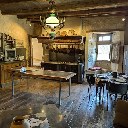 Prieure Du Xveme Restaure, Jardin Clos De 2000 M², Piscine, Cheminee, Wifi Fibre, Proche Eglise - Fr-1-653-219 Semesterbostad *