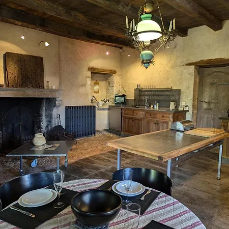 Prieure Du Xveme Restaure, Jardin Clos De 2000 M², Piscine, Cheminee, Wifi Fibre, Proche Eglise - Fr-1-653-219