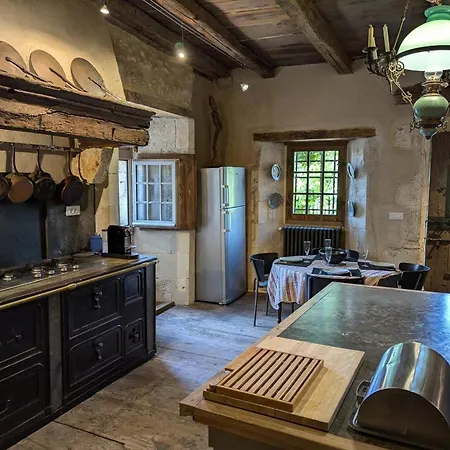 Prieure Du Xveme Restaure, Jardin Clos De 2000 M², Piscine, Cheminee, Wifi Fibre, Proche Eglise - Fr-1-653-219 * Beaulieu-sur-Sonnette