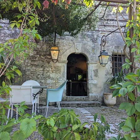 منزل ريفي Prieure Du Xveme Restaure, Jardin Clos De 2000 M², Piscine, Cheminee, Wifi Fibre, Proche Eglise - Fr-1-653-219 *