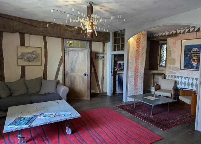 Ferienhaus Prieure Du Xveme Restaure, Jardin Clos De 2000 M², Piscine, Cheminee, Wifi Fibre, Proche Eglise - Fr-1-653-219