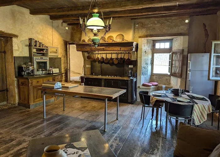 Prieure Du Xveme Restaure, Jardin Clos De 2000 M², Piscine, Cheminee, Wifi Fibre, Proche Eglise - Fr-1-653-219 Ferienhaus *