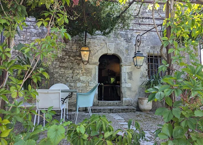 Ferienhaus Prieure Du Xveme Restaure, Jardin Clos De 2000 M², Piscine, Cheminee, Wifi Fibre, Proche Eglise - Fr-1-653-219 *